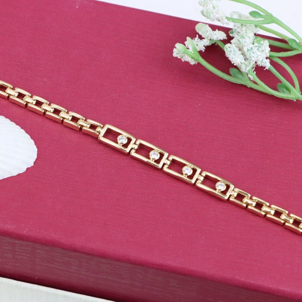 Rose Gold Plated Elegant Rectangle Link Bracelet With Crystals Xpbl0953